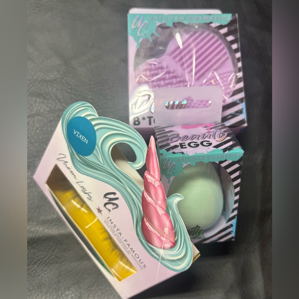 🚨Unicorn Cosmetic Beauty Blender, Brush Cleaner and Eye Lashes Set